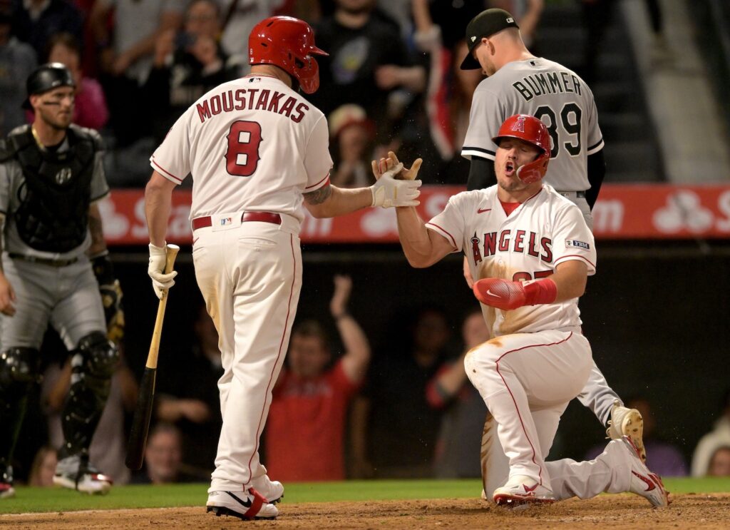 Mike Moustakas quickly steps into leadership role with Angels – Orange  County Register